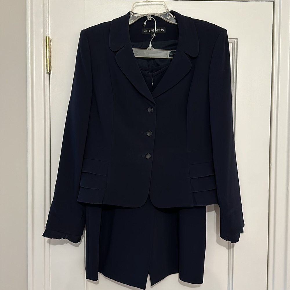 Albert Nipon Skirt Suit Fully Lined Navy Blue. Wa… - image 1